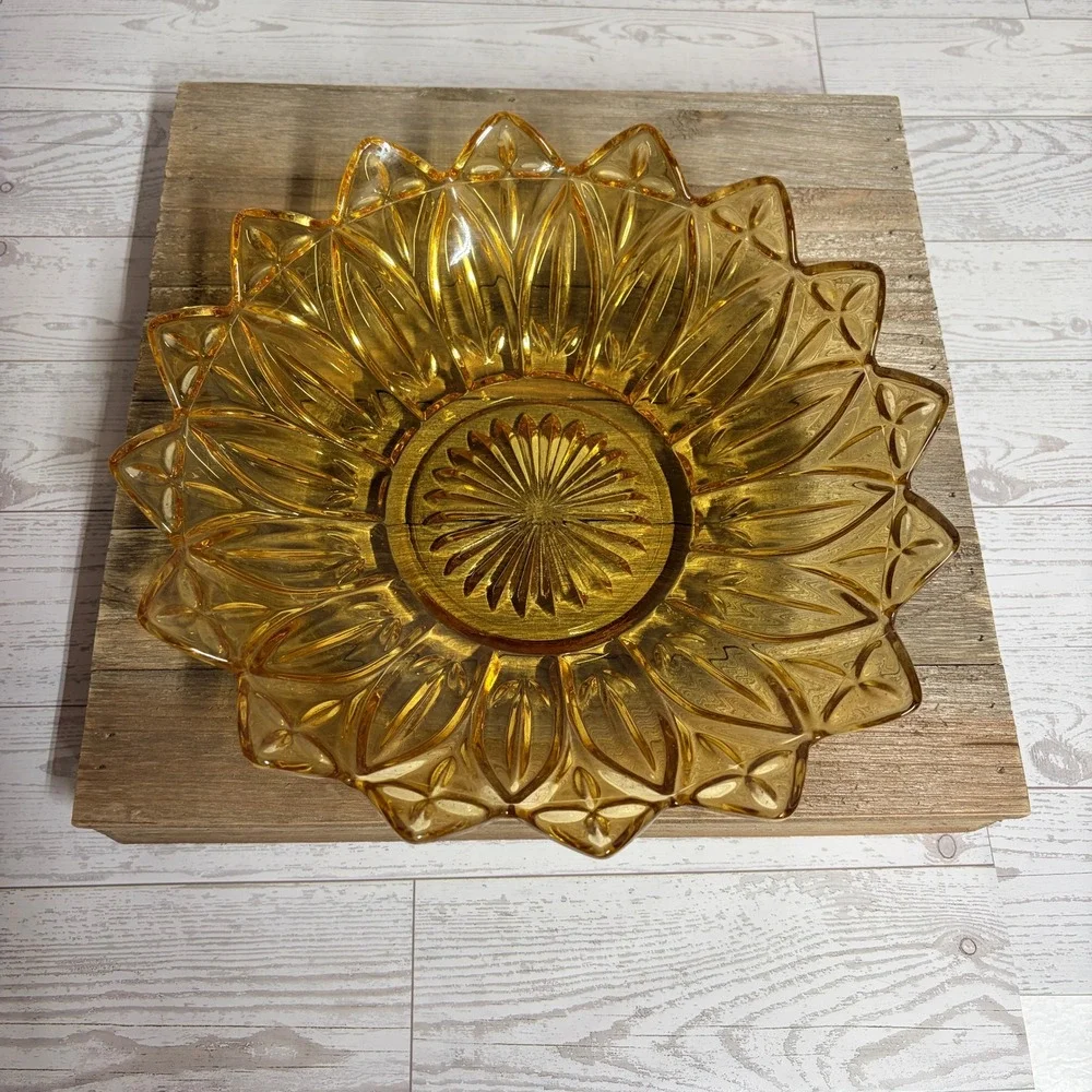 Vintage Federal Glass Amber Petal Sunflower Bowl Mid Century Pressed Glass 10.5